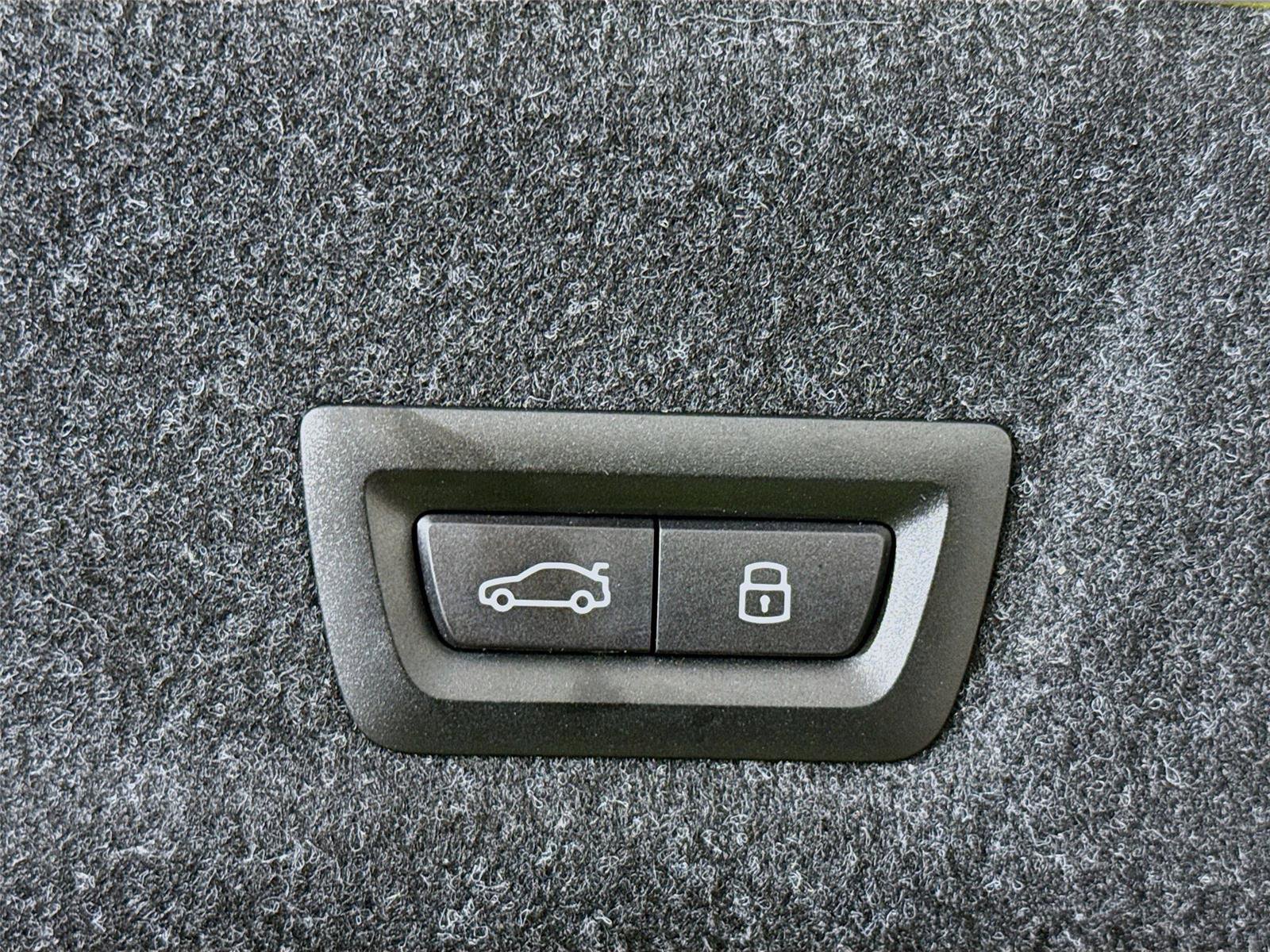 Used 2024 BMW M3 Competition w/ Executive Package image 19