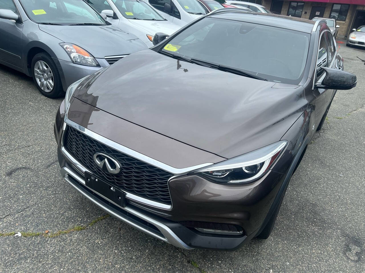 Used 2018 INFINITI QX30 Premium image 7