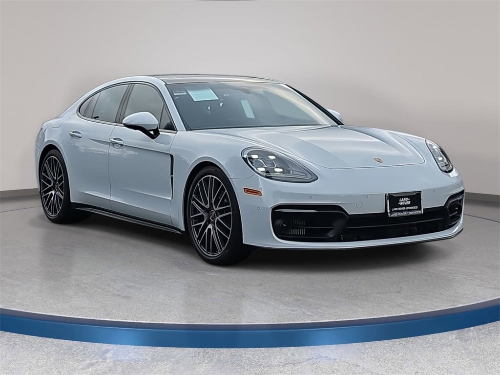 Used 2023 Porsche Panamera 4 Platinum Edition image 4