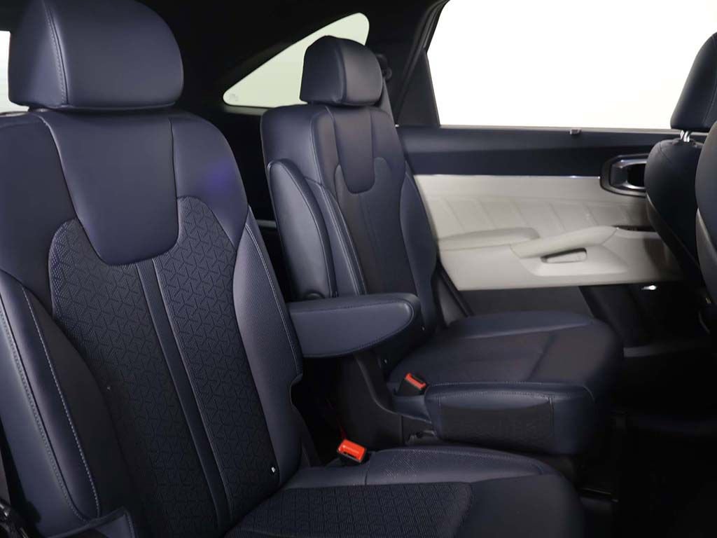 Used 2023 Kia Sorento SX Prestige w/ Panoramic Sunroof Package AWD/4WD image 41