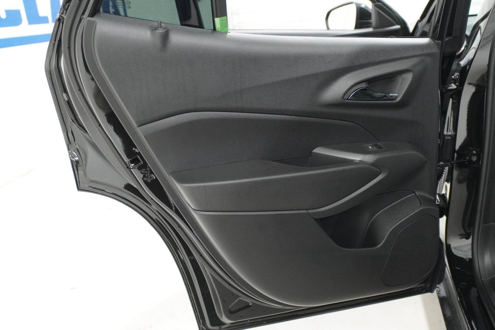 New 2026 Chevrolet Trax RS w/ Driver Confidence Package FWD image 31