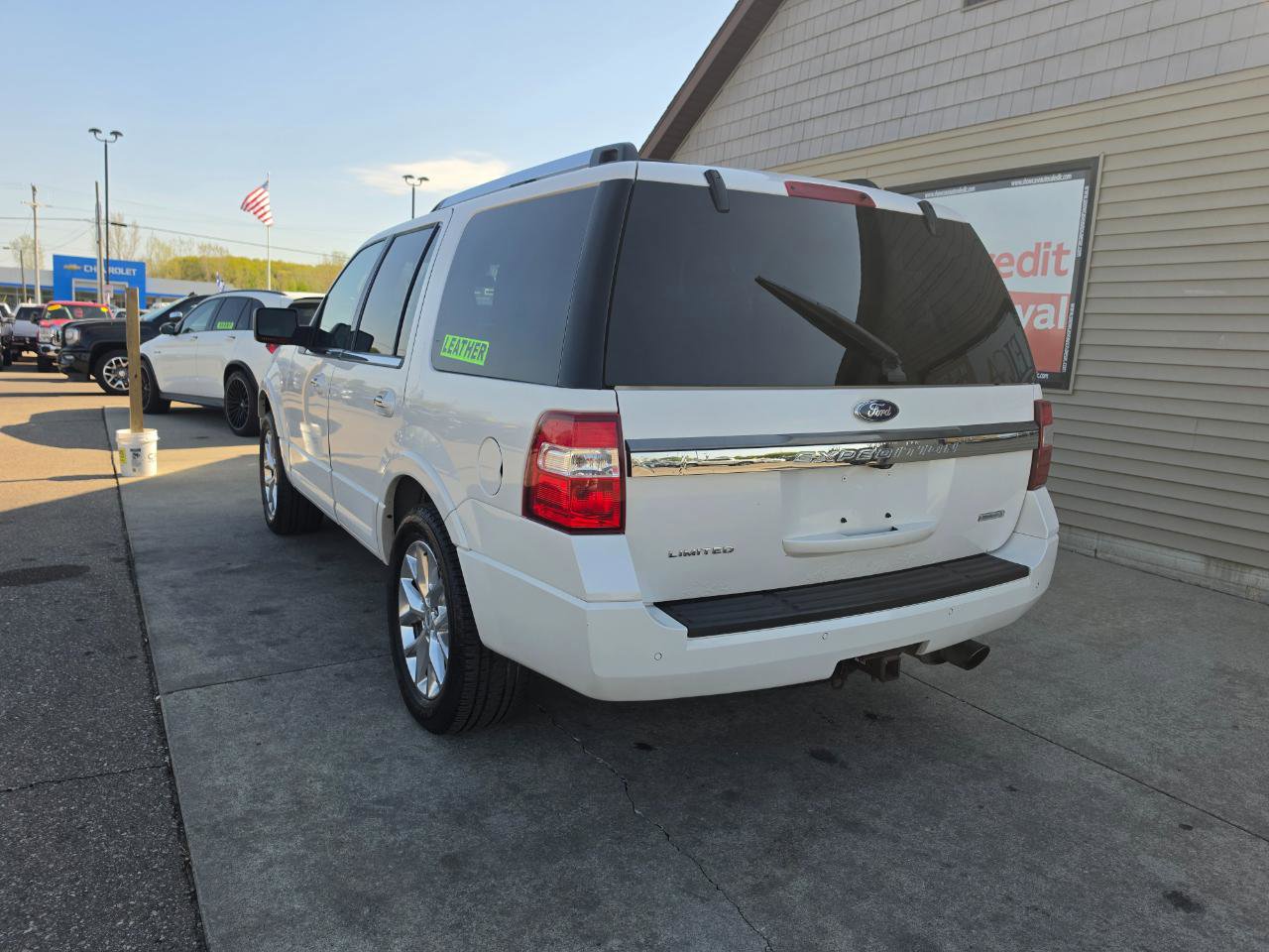 Used 2015 Ford Expedition Limited w/ Equipment Group 301A AWD/4WD image 8