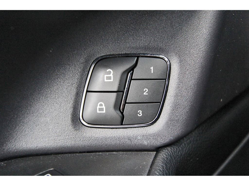 Used 2021 Ford Expedition XLT image 19