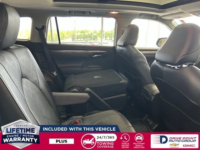 Used 2022 Toyota Highlander Limited AWD/4WD image 28