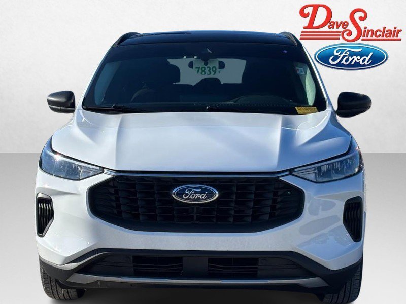 Used 2024 Ford Escape Active w/ Tech Pack #1 AWD/4WD image 2
