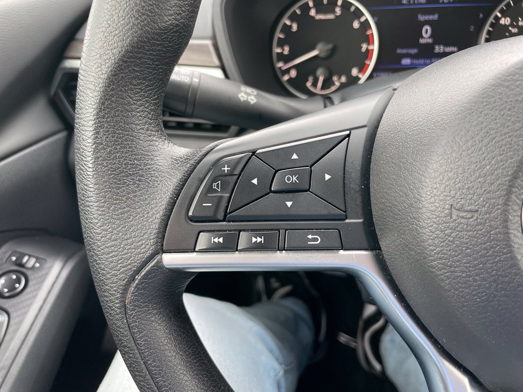 Used 2024 Nissan Altima 2.5 SV FWD image 16