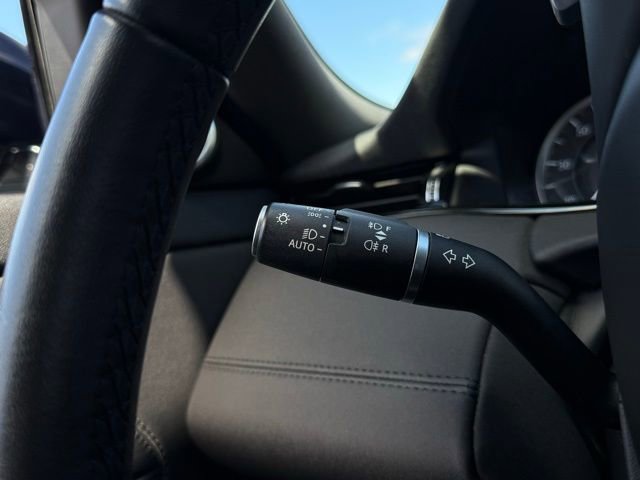 Used 2023 Land Rover Range Rover Evoque R-Dynamic SE image 12