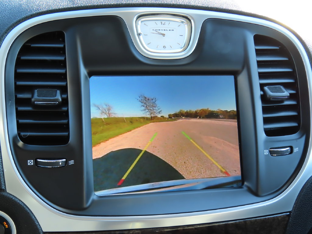 Used 2015 Chrysler 300 C RWD image 8