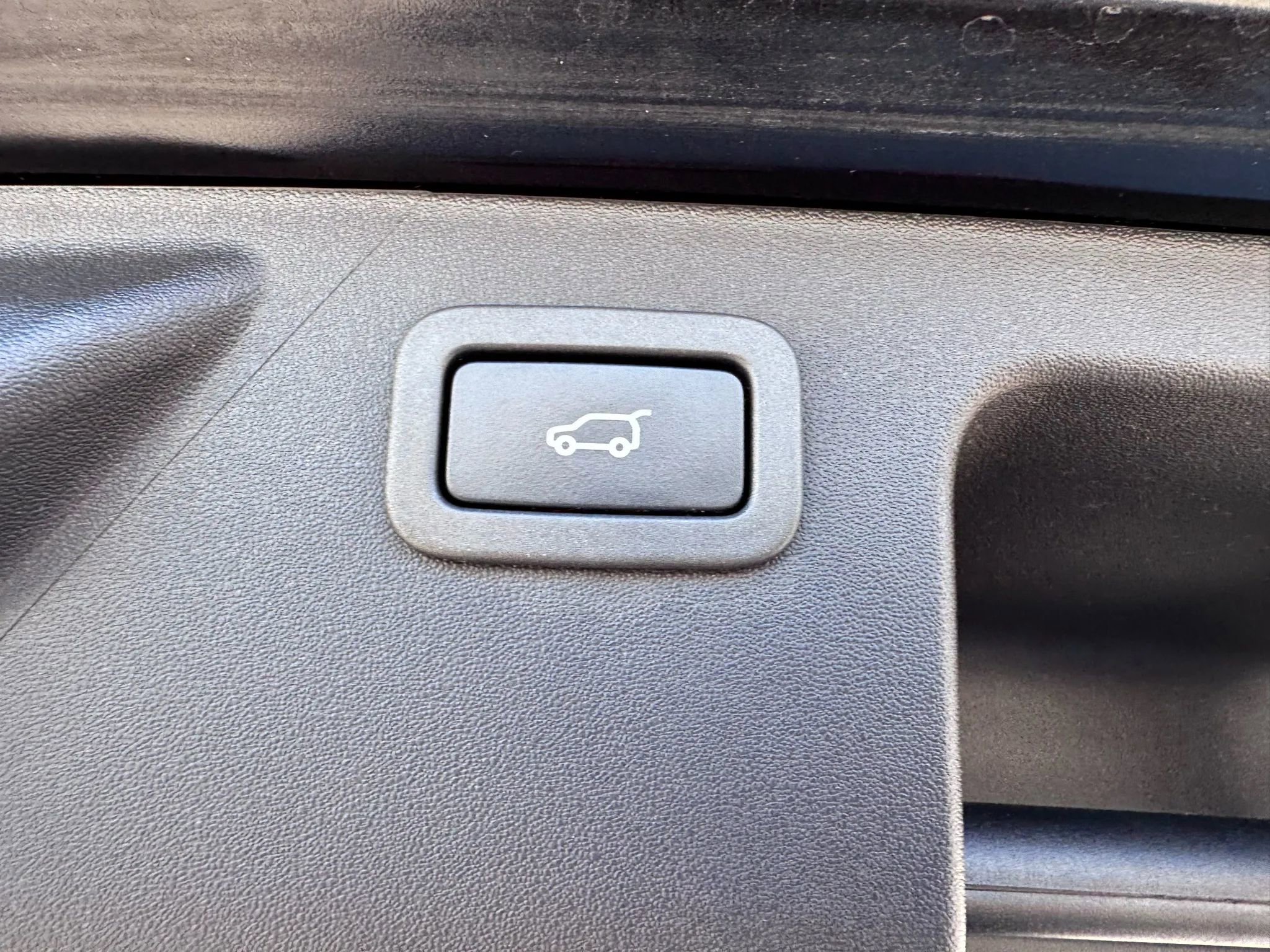 Used 2019 Land Rover Discovery Sport HSE image 35