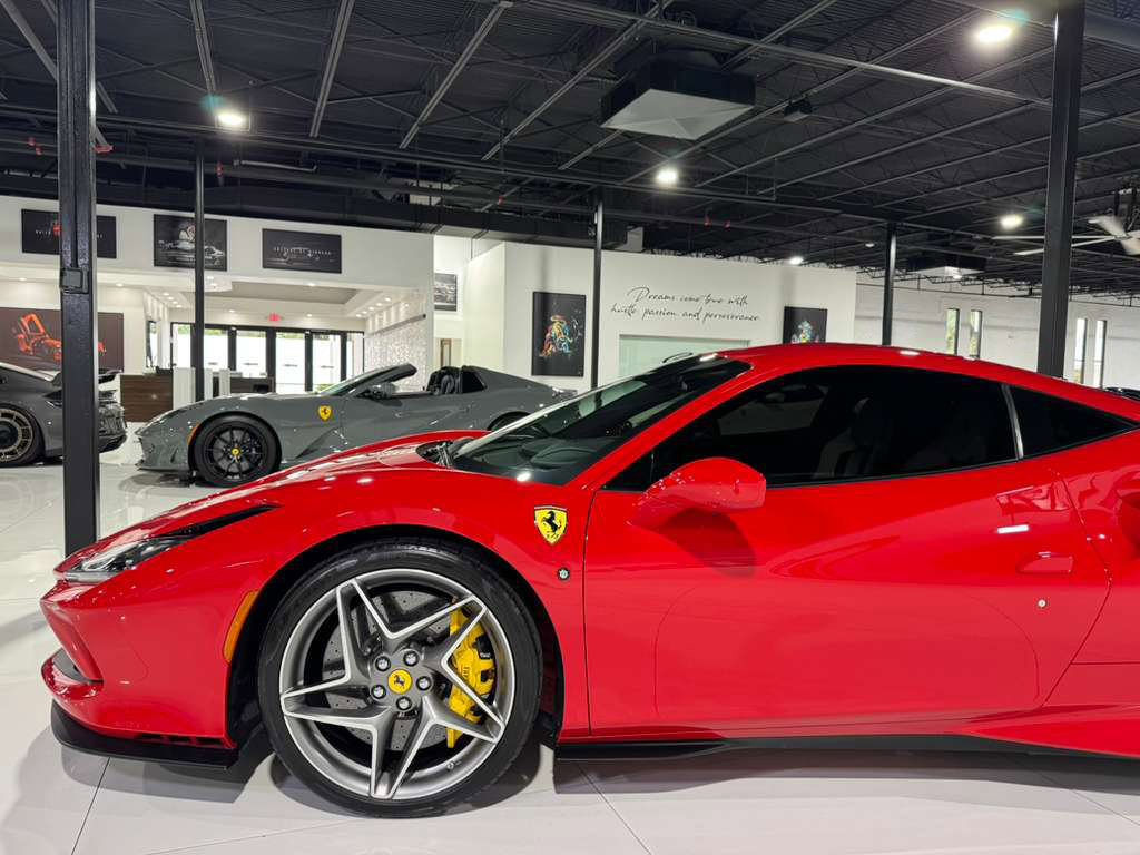 Used 2022 Ferrari F8 Tributo image 41