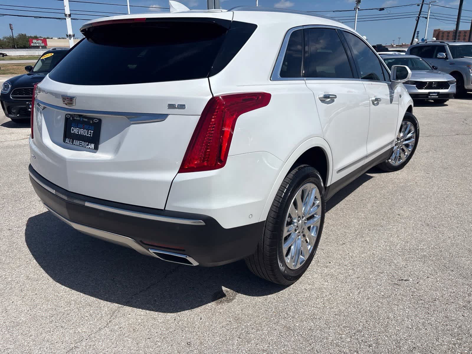 Used 2019 Cadillac XT5 Platinum AWD/4WD image 3
