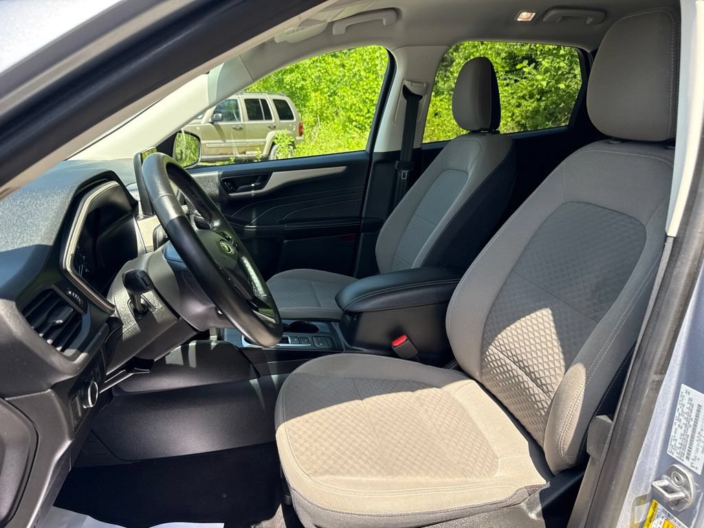 Used 2022 Ford Escape SE w/ Convenience Package FWD image 14