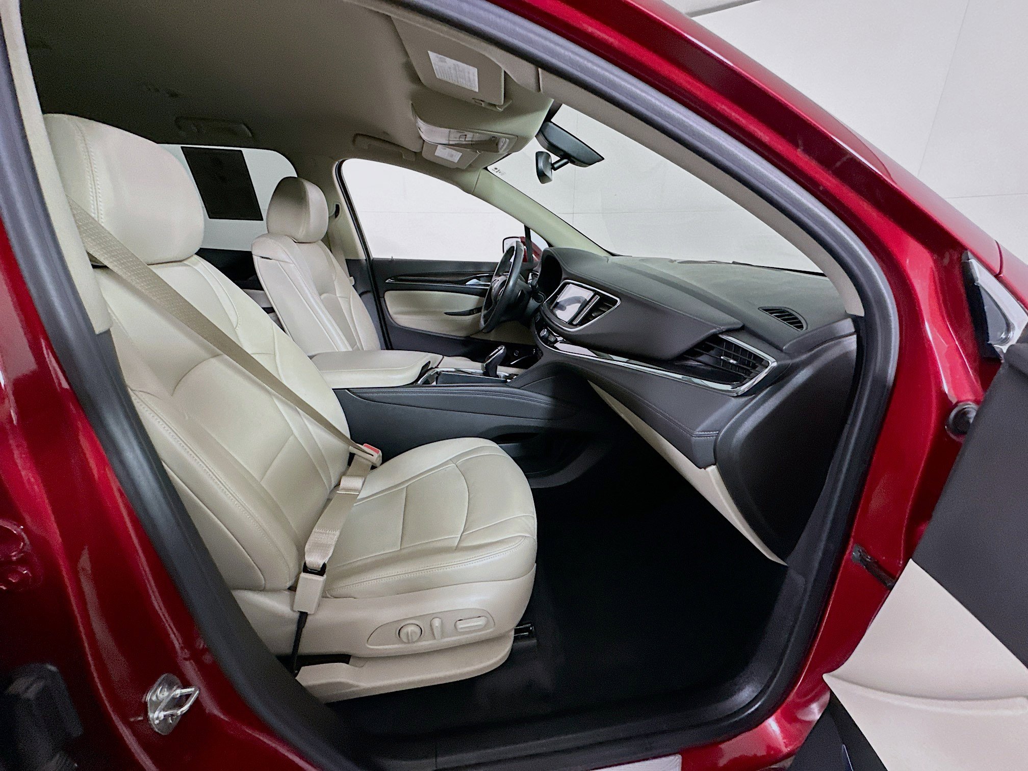 Used 2020 Buick Enclave Essence w/ LPO, Luxury Package FWD image 33
