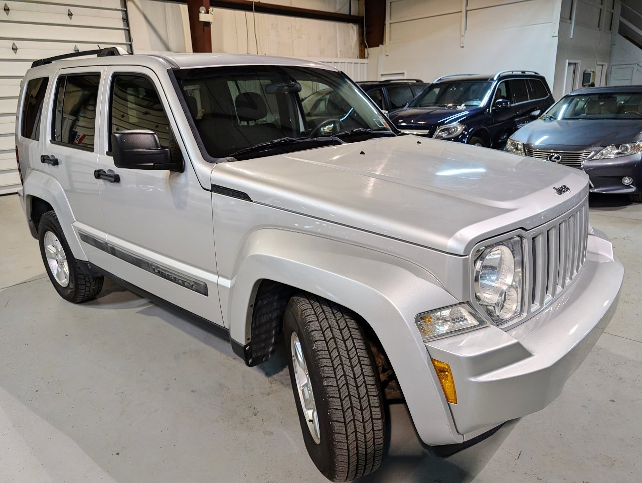 Used 2010 Jeep Liberty Sport w/ Popular Equipment Group image 9