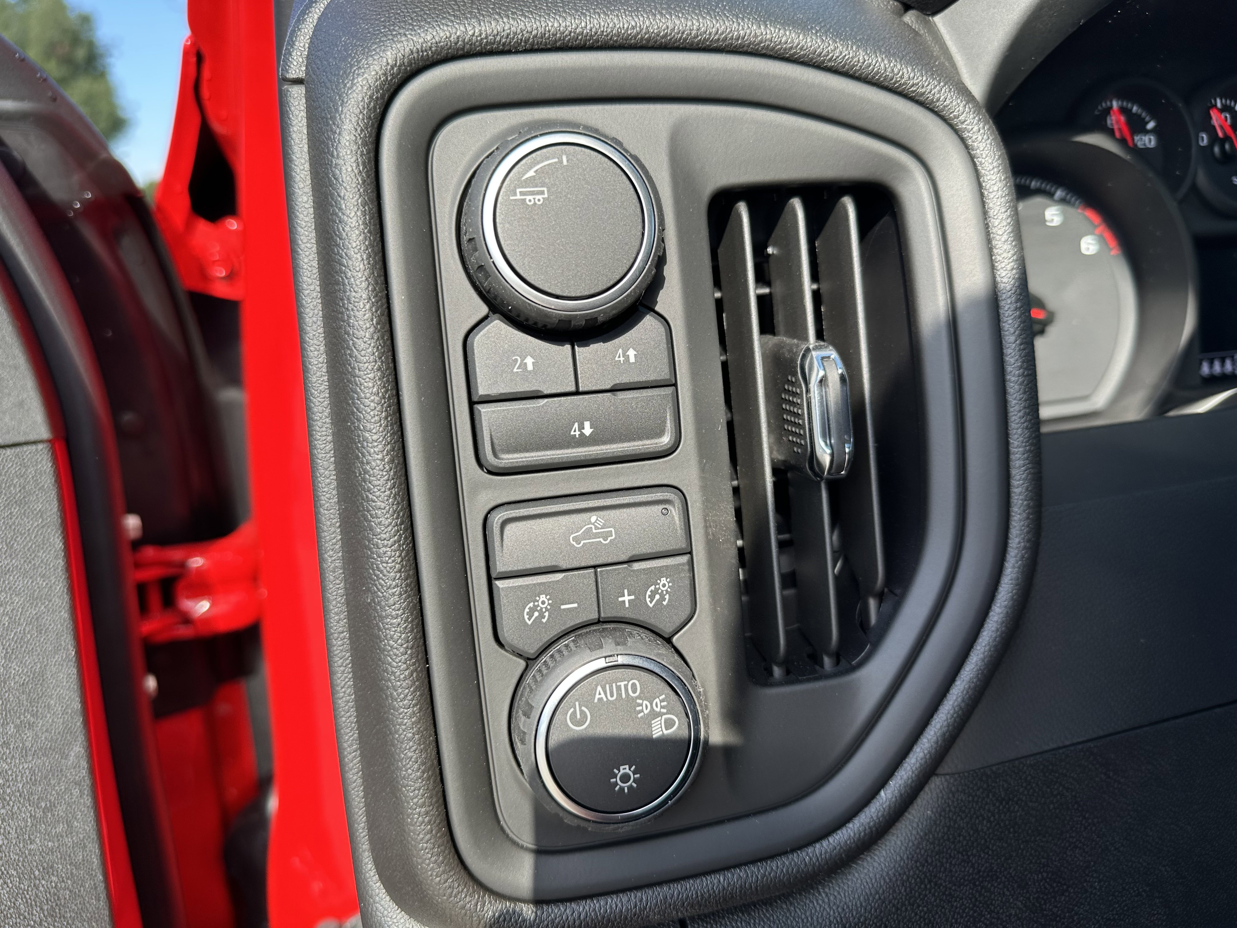 New 2026 Chevrolet Silverado 2500 Custom w/ Custom Convenience Package image 28