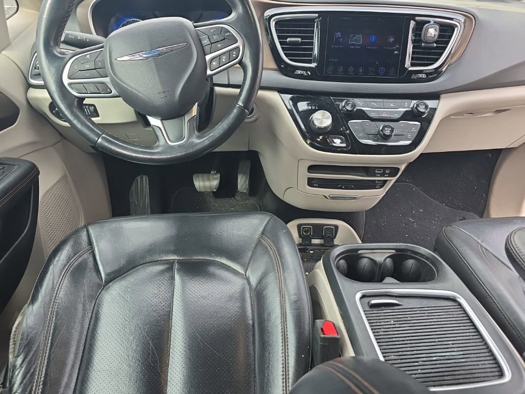 Used 2017 Chrysler Pacifica Touring-L Plus w/ Advanced Safetytec Group image 16