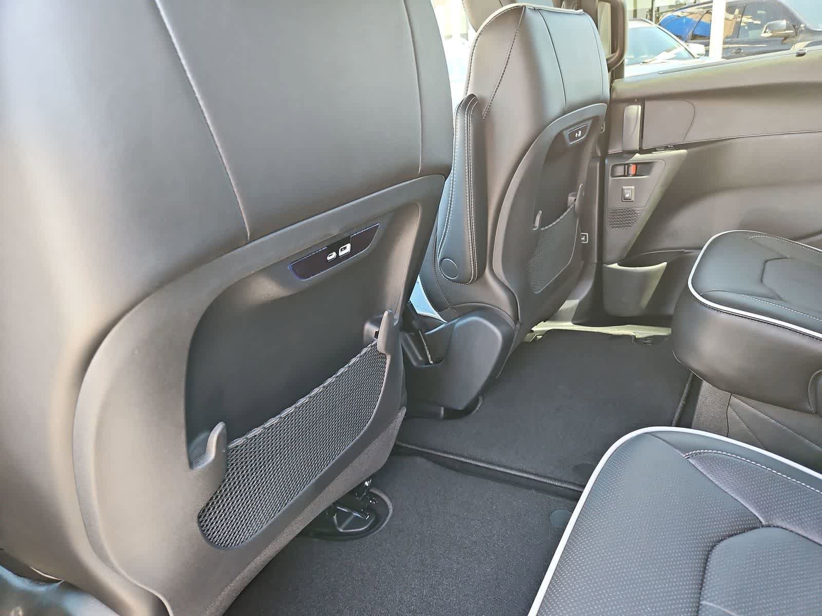 New 2026 Chrysler Pacifica Limited AWD/4WD image 18