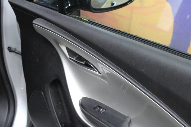 Used 2015 Chevrolet Volt FWD image 11