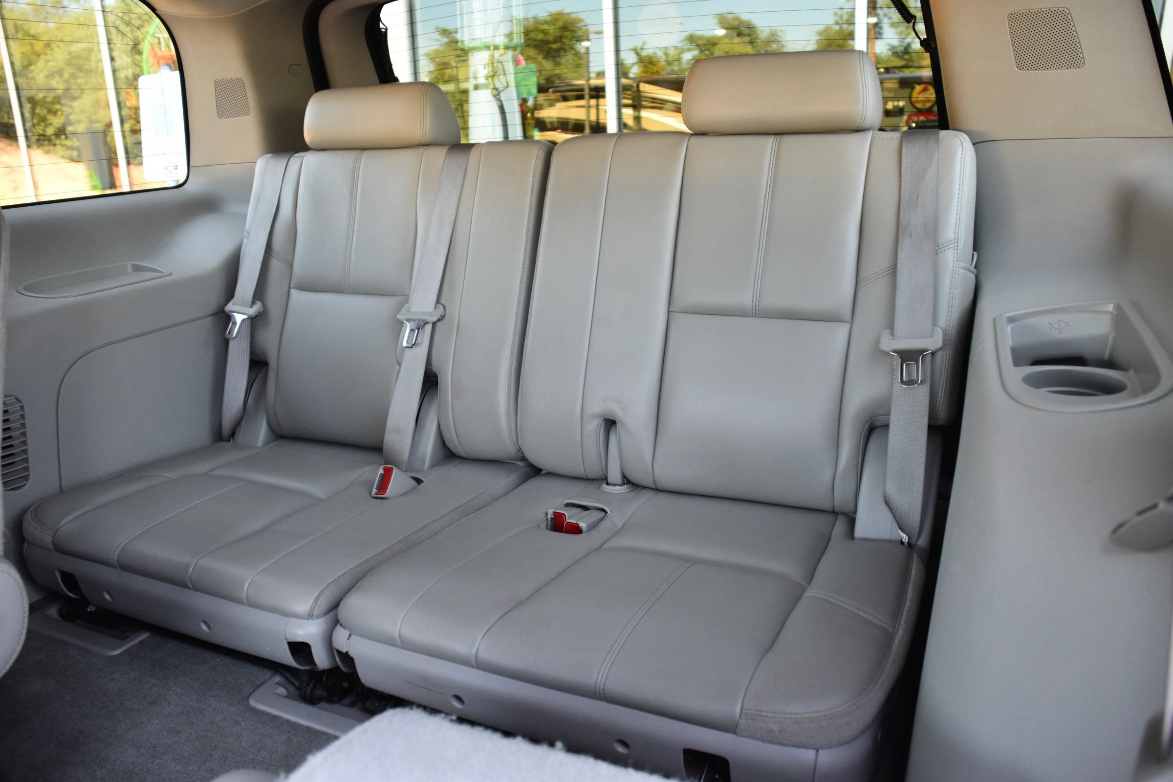 Used 2010 Chevrolet Tahoe LT w/ Luxury Package AWD/4WD image 23