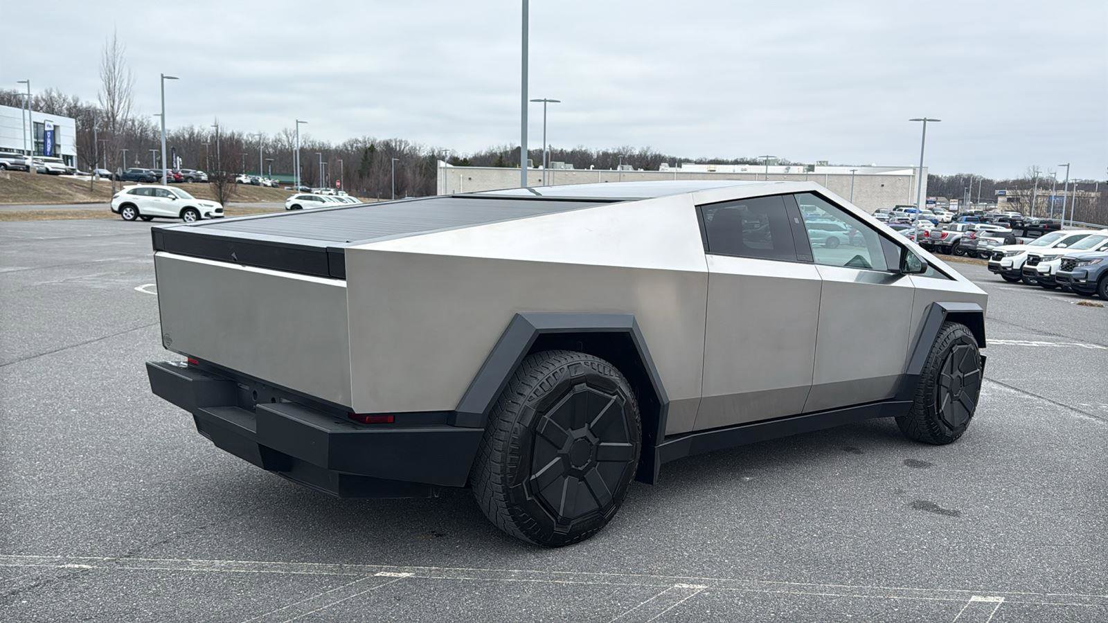 Used 2024 Tesla Cybertruck AWD Crew Cab image 6