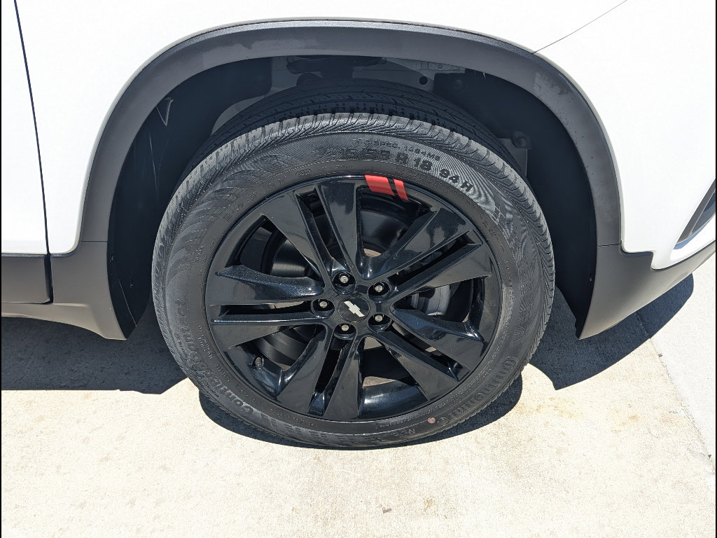 Used 2021 Chevrolet Trax LT w/ Redline Edition AWD/4WD image 15
