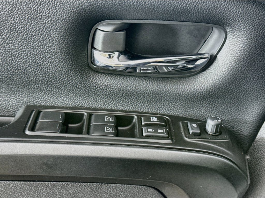 Used 2024 Nissan Titan PRO-4X w/ Pro-4x Convenience Package AWD/4WD image 20