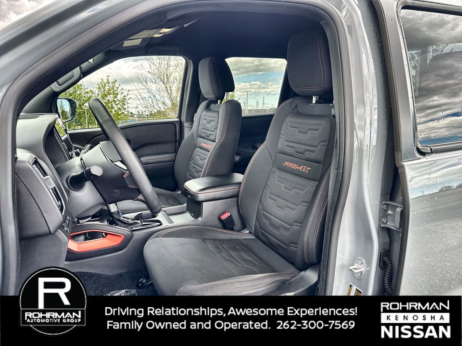 Used 2025 Nissan Frontier PRO-4X AWD/4WD image 12