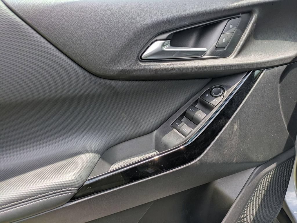 Used 2025 Chevrolet Equinox LT FWD image 14