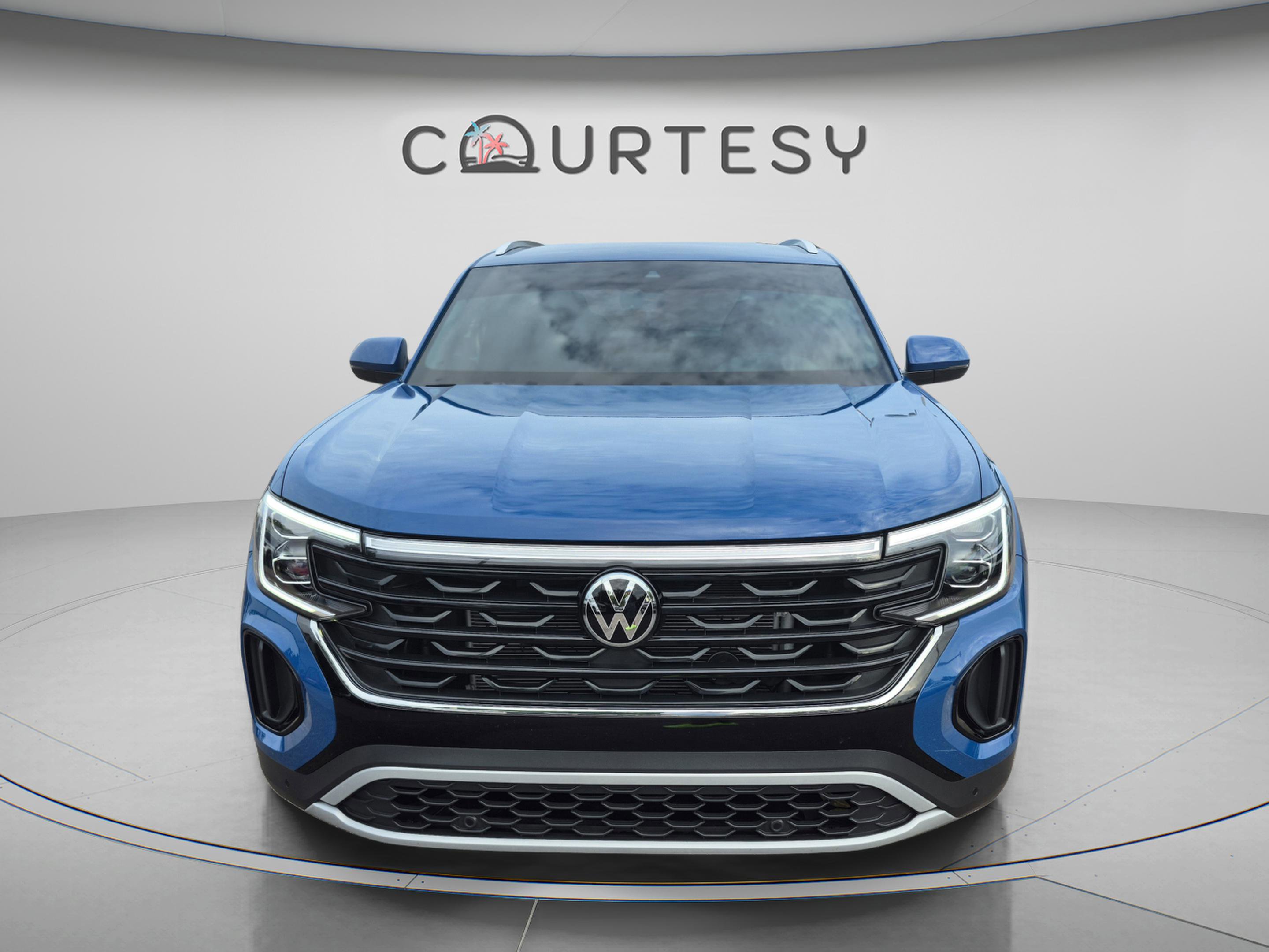 Used 2025 Volkswagen Atlas Cross Sport SE FWD image 8