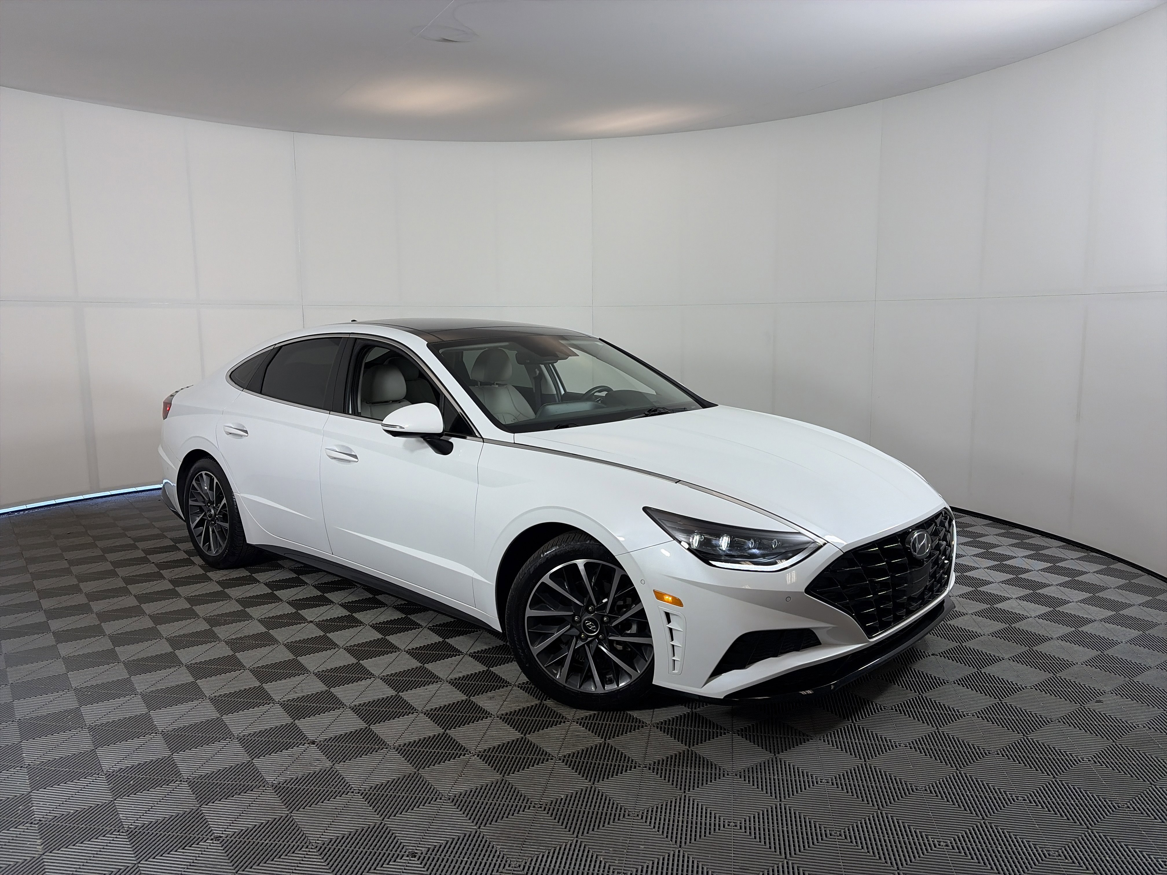 Used 2020 Hyundai Sonata Limited FWD image 1