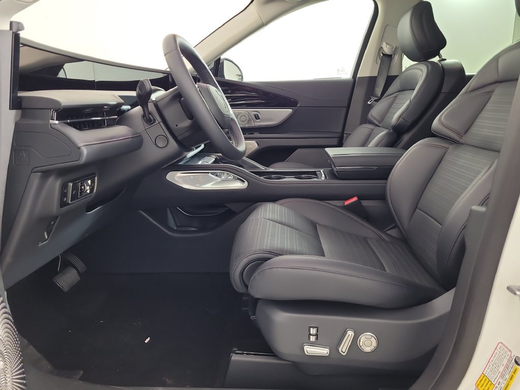 New 2026 Lincoln Nautilus Reserve AWD/4WD image 12