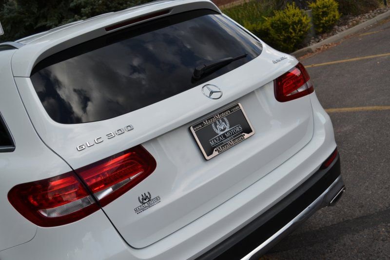 Used 2016 Mercedes-Benz GLC 300 4MATIC image 9