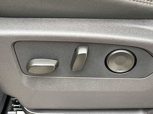 Certified 2026 GMC Yukon AT4 w/ LPO, Floor Liner Package AWD/4WD image 39