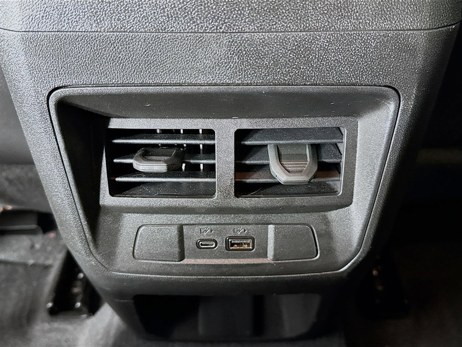 Used 2024 GMC Canyon Denali image 27