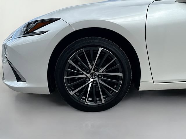 Used 2025 Lexus ES 350 w/ Premium Package image 16