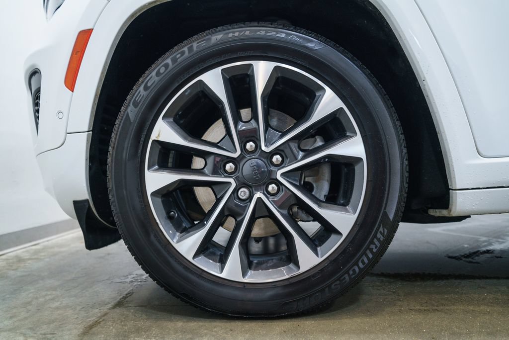 Used 2022 Jeep Grand Cherokee L Overland w/ Luxury Tech Group IV AWD/4WD image 11