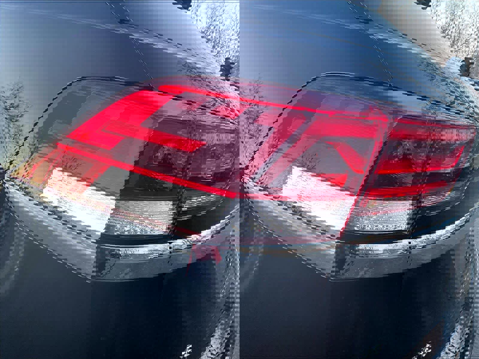 Certified 2022 Volkswagen Atlas Cross Sport SE image 33