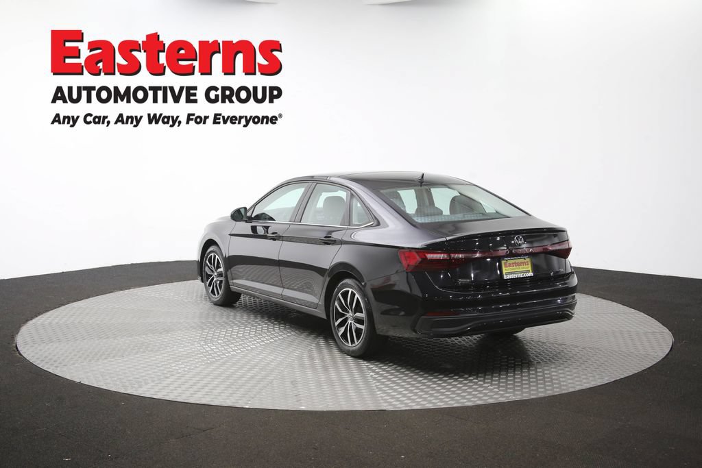 Used 2025 Volkswagen Jetta SE FWD image 65