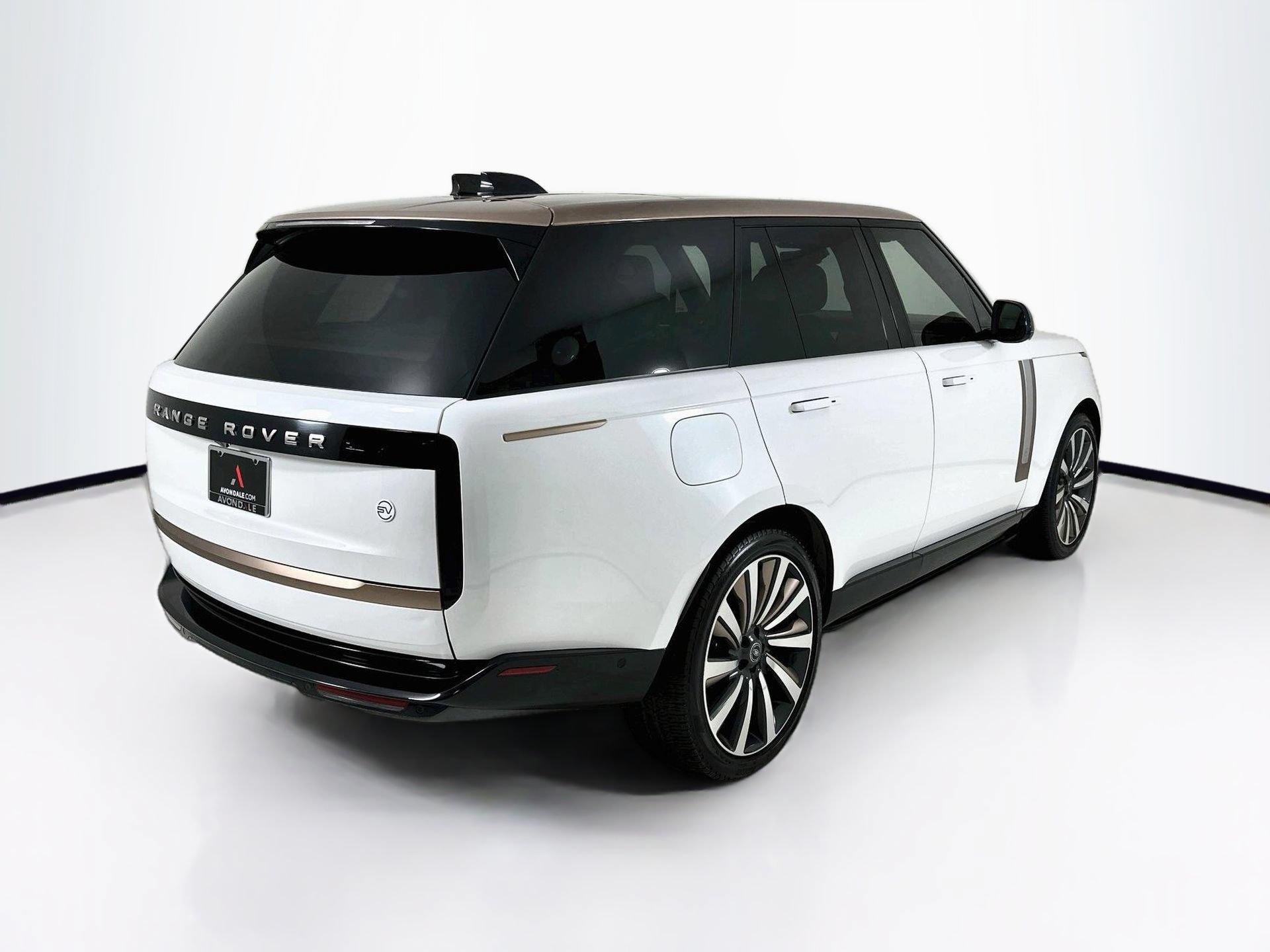 Used 2023 Land Rover Range Rover SV AWD/4WD image 8