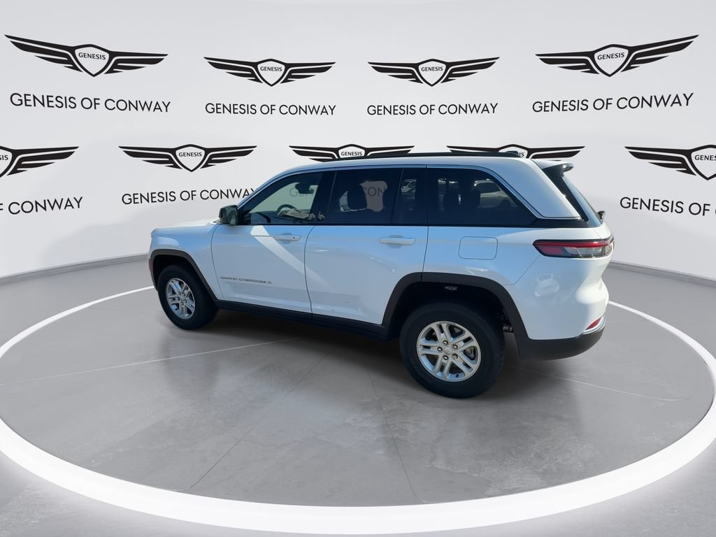 Used 2025 Jeep Grand Cherokee Laredo AWD/4WD image 6