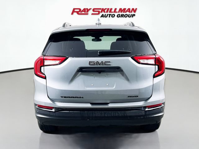 Used 2024 GMC Terrain SLE w/ Driver Convenience Package AWD/4WD image 3