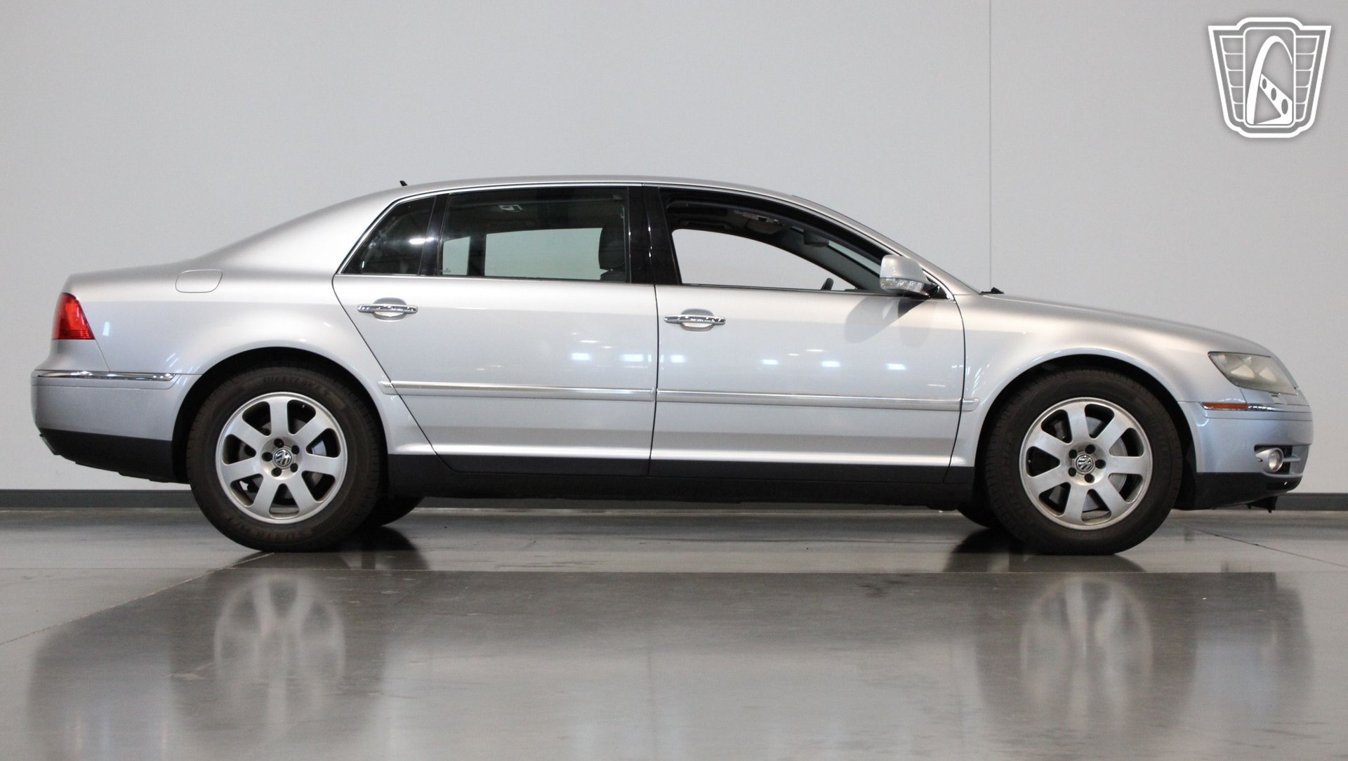 Used 2004 Volkswagen Phaeton V8 AWD/4WD image 30
