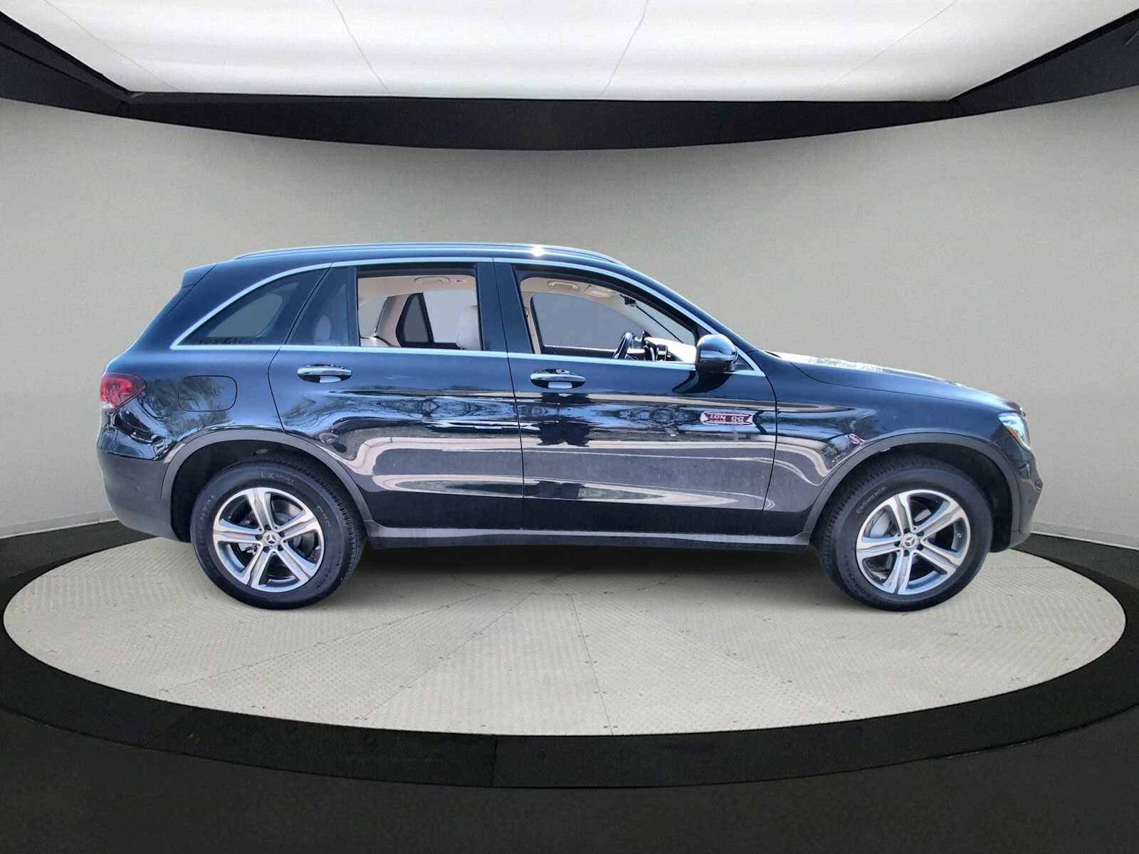 Used 2022 Mercedes-Benz GLC 300 4MATIC image 9