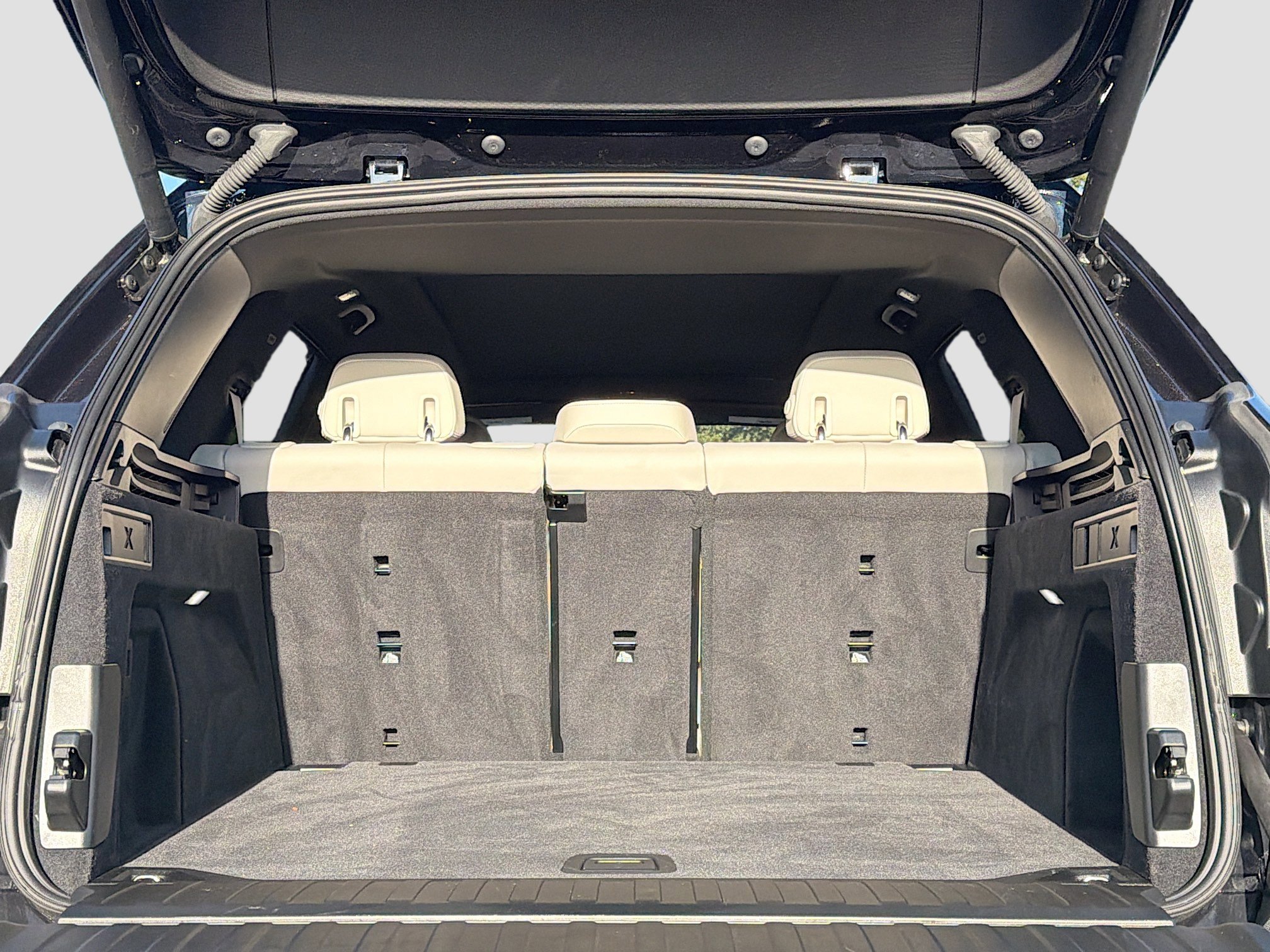 Used 2025 BMW X5 sDrive40i w/ Executive Package image 12