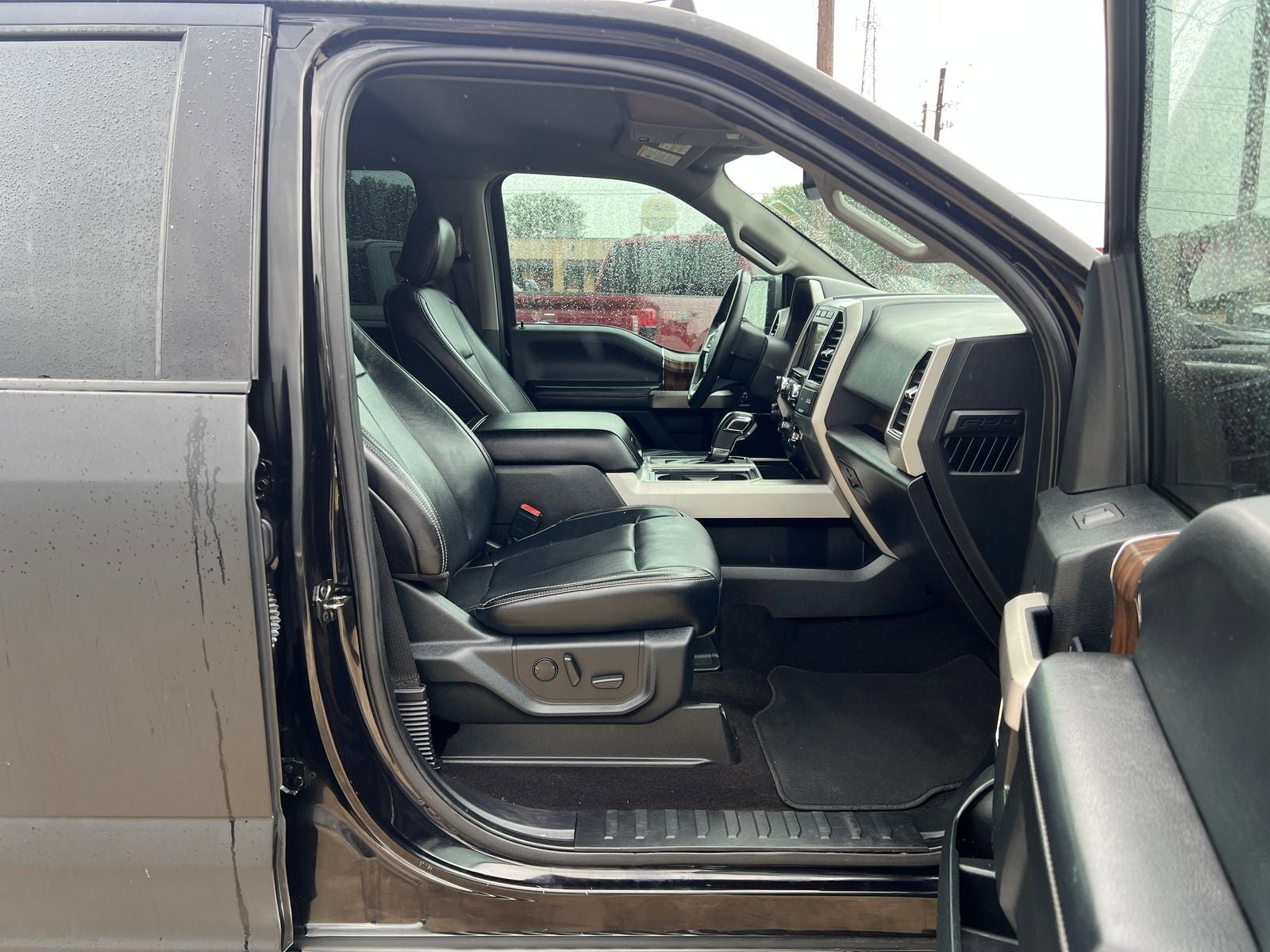 Used 2020 Ford F150 Lariat RWD image 9