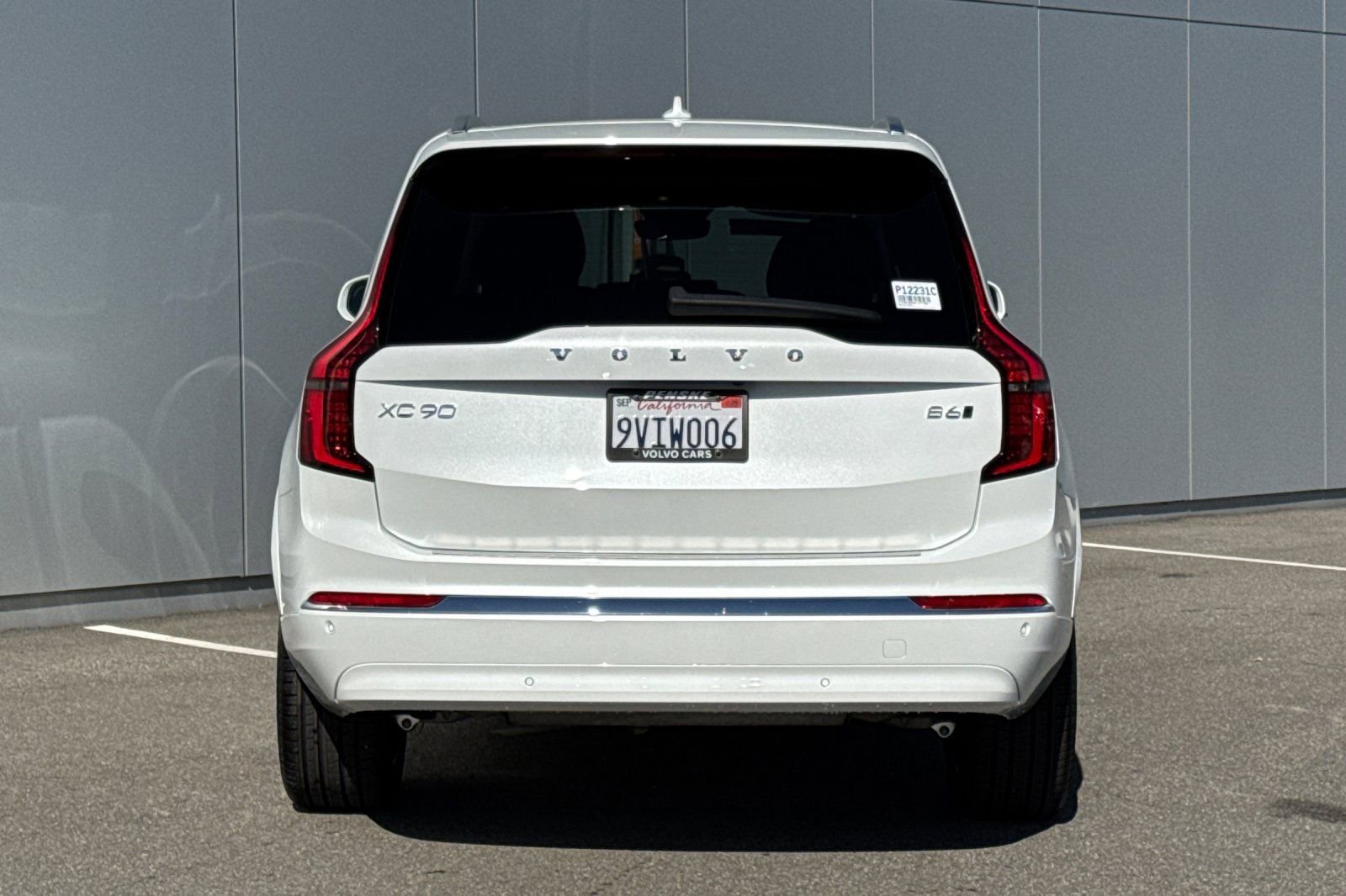 Used 2025 Volvo XC90 B6 Core w/ Protection Package Premier image 4