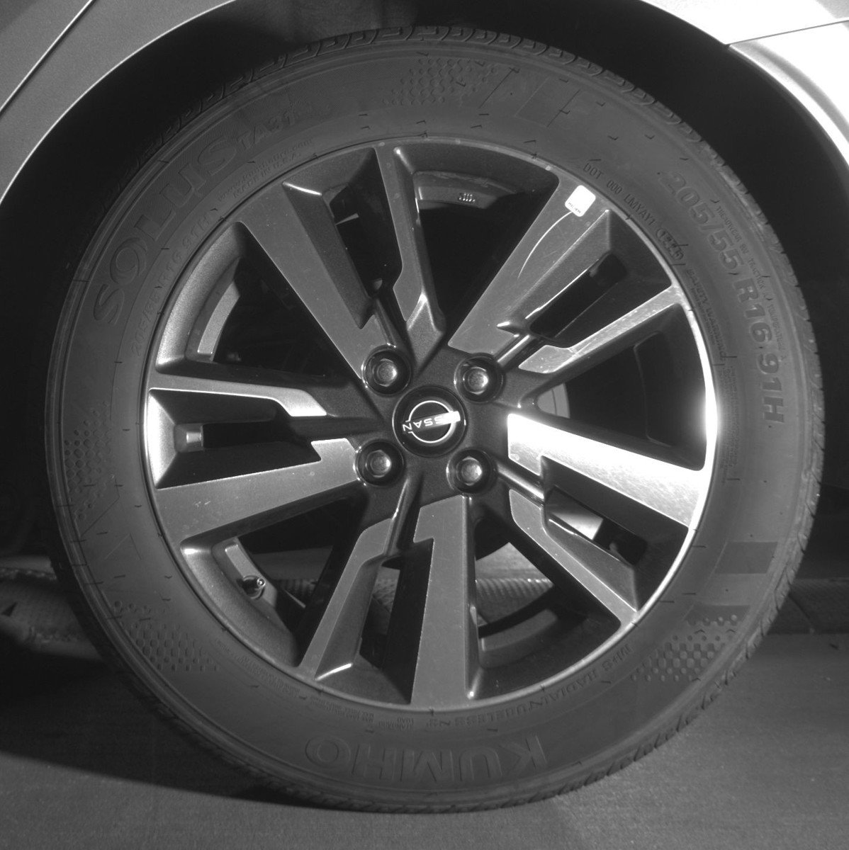 Used 2025 Nissan Versa SV image 14