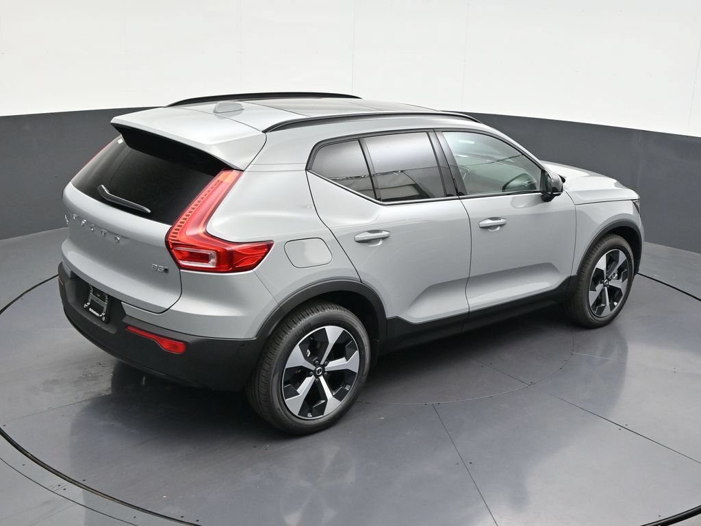 New 2026 Volvo XC40 B5 Plus w/ Protection Package Premier AWD/4WD image 19