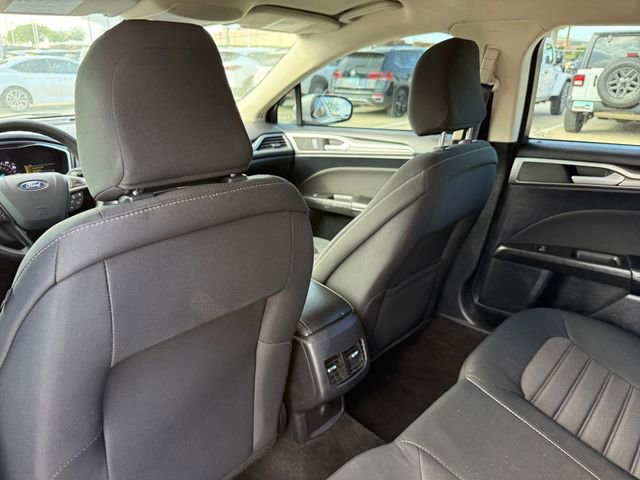 Used 2020 Ford Fusion SE image 29