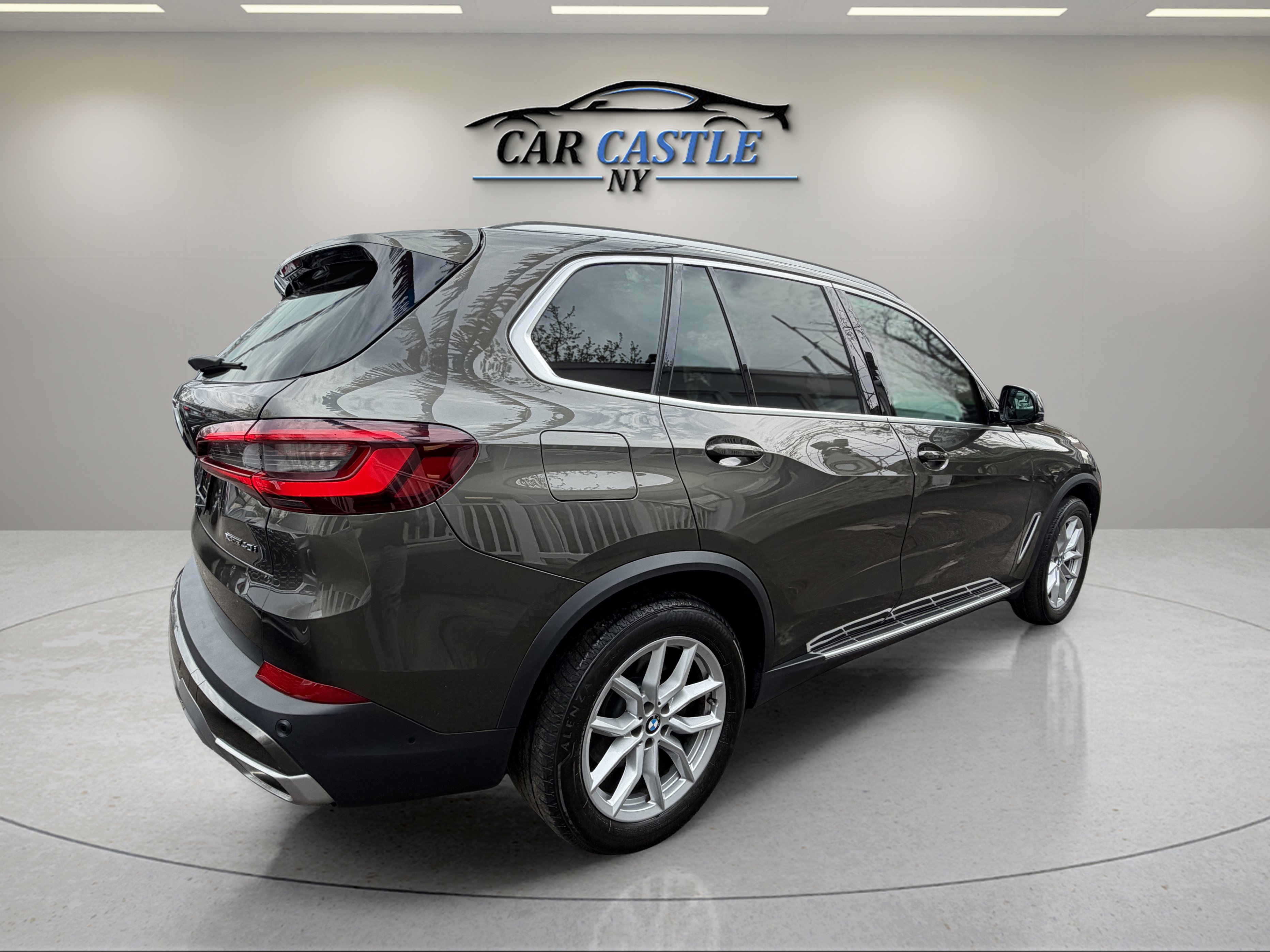 Used 2022 BMW X5 xDrive40i w/ Premium Package AWD/4WD image 7